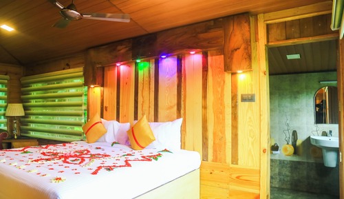 Luxury Tree House, 1 King Bed