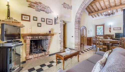 Family Apartment, 3 Bedrooms, 2 Bathrooms (Quercia 6 Apt Close By to)
