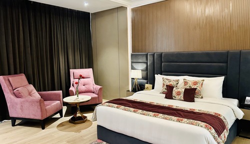 Suite, 1 King Bed