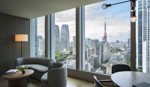 Panoramic Suite, 1 King Bed, Corner (Tower View)