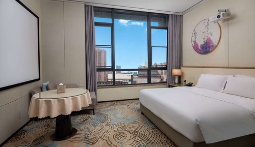Deluxe Room, 1 King Bed, Non Smoking