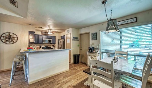 House, Multiple Beds, Patio (811 Lloyd Dr)