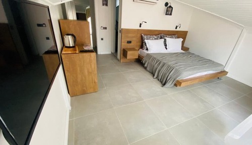 Economy Room