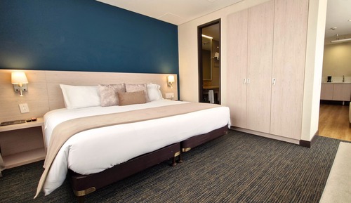 Junior Loft, 1 Queen Bed