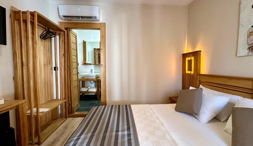 Junior Deluxe Room