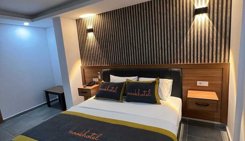 Economy Room