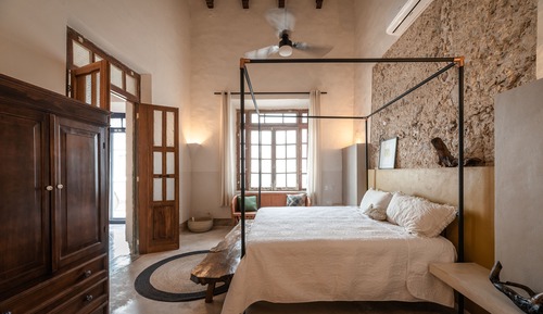 Classic Room, 1 King Bed