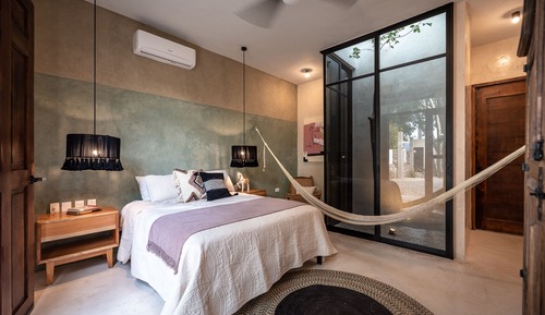 Deluxe Room, 1 Queen Bed, Refrigerator, Pool View