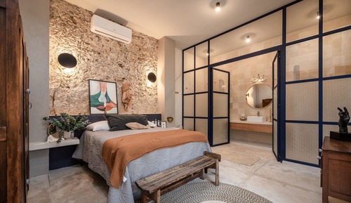 Deluxe Room, 1 Queen Bed, Refrigerator