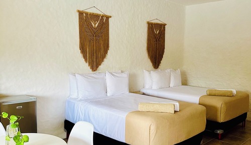Studio, 2 Double Beds, Kitchen, Pool View