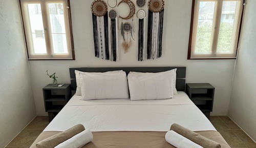 Junior Suite, Kitchen, Pool View