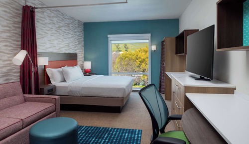 Suite, 1 King Bed, Accessible (Mobility & Hearing, 3x3 Shower)
