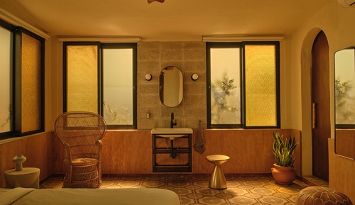 Deluxe Studio