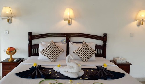 Signature Suite, 1 King Bed, Mountain View