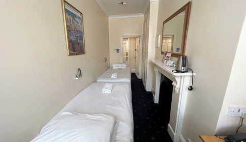 Basic Twin Room, Shared Bathroom