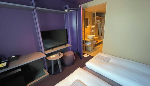 [Purple] Connecting Room B, Non Smoking