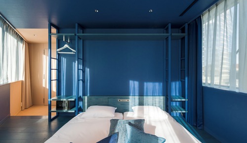 [Dark Blue] Corner Room, Non Smoking