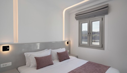 Elegant Suite with Hot Tub