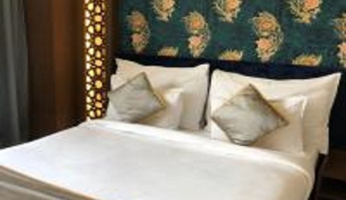 Executive Suite with Jaccuzi