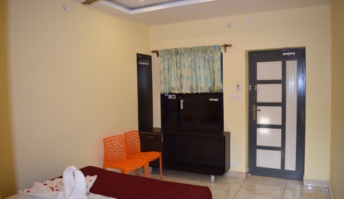 Deluxe Room (Non AC)