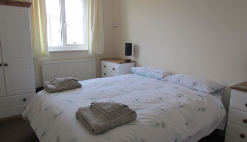 Family House, Private Bathroom, Sea View (Clystiau'r Mor)