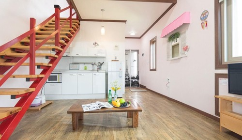 Room (Unshared House 3)