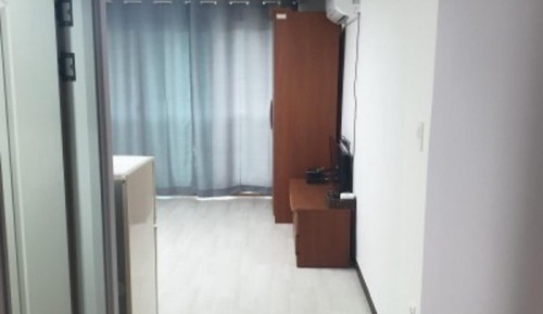 Room (Family Room-Room 202)