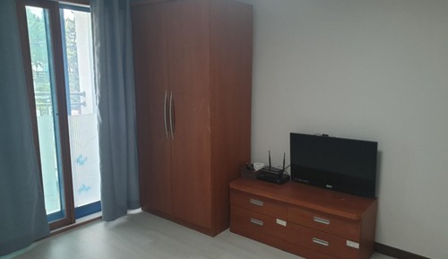 Room (Family Room-Room 205)