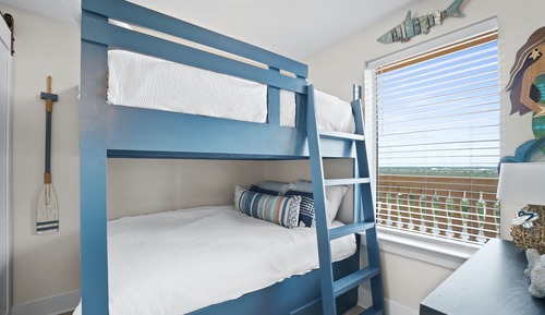 Condo, 3 Bedrooms, Partial Sea View (1202)