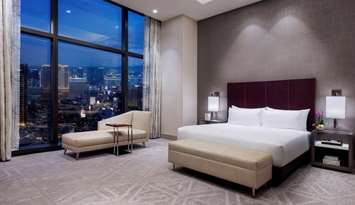 Entertainment Suite, 1 Bedroom, City View, (1 King Bed)