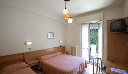 Basic Triple Room, Garden View