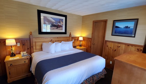Premium Room, 1 King Bed, Lakeside