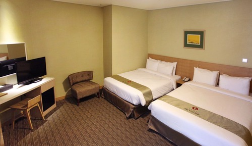 Family Deluxe Twin Room