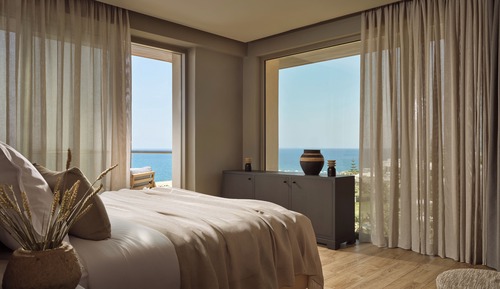 Indigo Residence Sea front with Pool