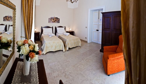 Classic Double or Twin Room, Private Bathroom (external)