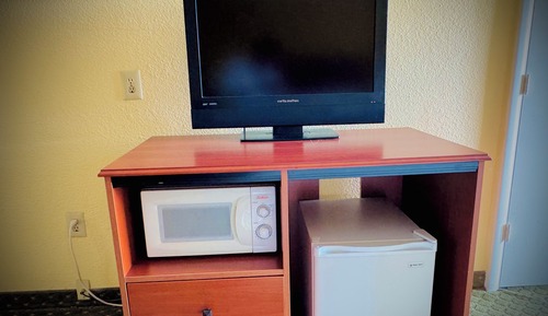 Standard Single Room, 1 King Bed, Non Smoking, Refrigerator & Microwave