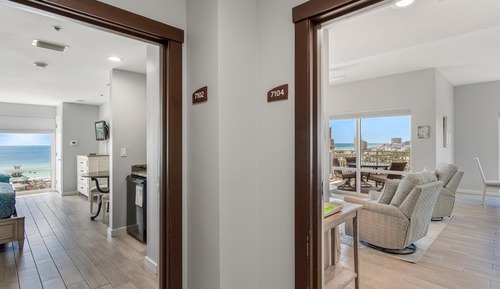 Studio, 2 Queen Beds (Luau I 7102  flr11  Studio  Sleeps 4)