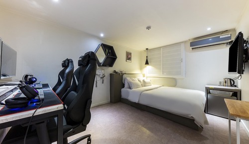 Room (2PC 2080 game room (RTX2080orRTX3050 )
