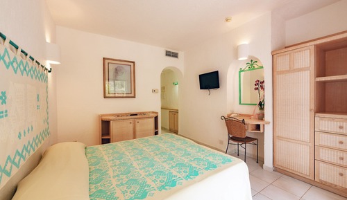 Classic Double Room, Garden View