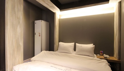 Room (Premium)