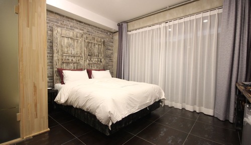 Room (VIP with Parking - Best View (Latex M)