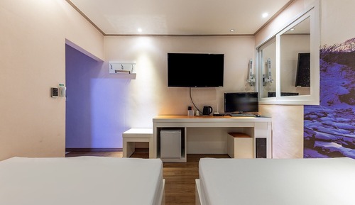 Room (Prospect B (double + double pc availa)