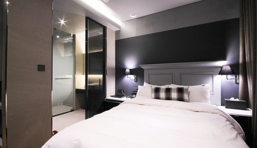 Room (Standard room)