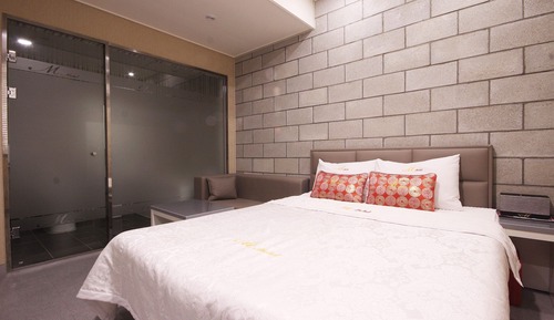 Room (Special Room (Free Netflix available))