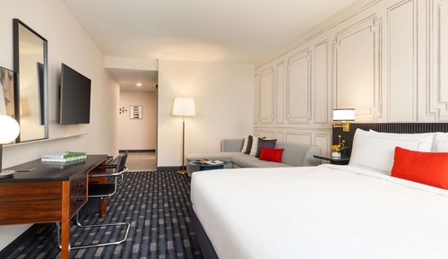 Standard Room, 1 King Bed, Accessible (Mobility & Hearing, Roll-In Shower)