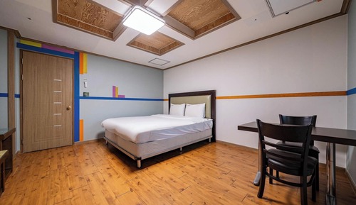 Room (Premium bed (BBQ available))