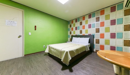 Room (Standard Room)