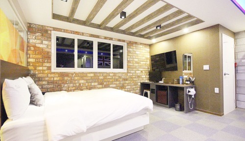 Room (Party room)