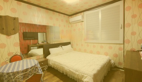 Room (Business room)