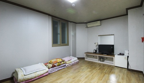 Room (Ondol room)